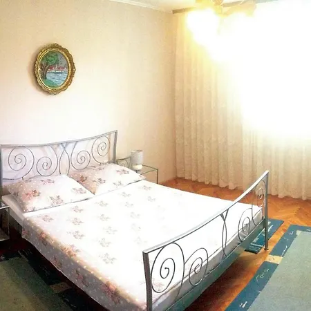 아파트 Primorska *