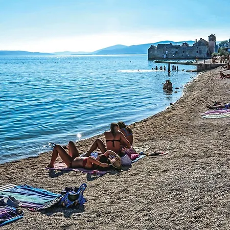 Amazing In Kastel Gomilica With Wifi Apartment *