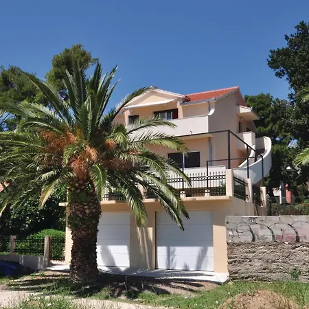 Amazing In Kastel Gomilica With Wifi Apartman Kastela