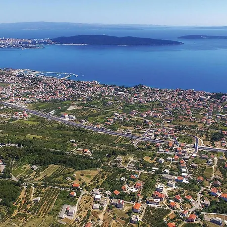 Apartman Amazing In Kastel Gomilica With Wifi *
